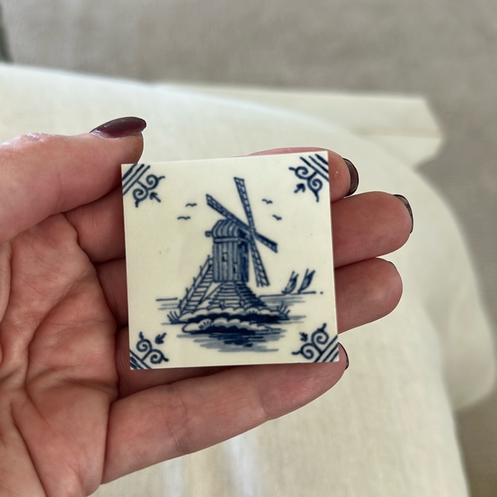 Delft porcelain windmill magnet. 2 inch square. Authentic from Amsterdam.